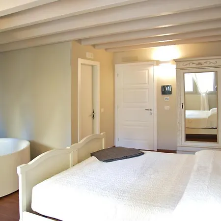 Affittacamere Il Barone Da Mauro Guest house *